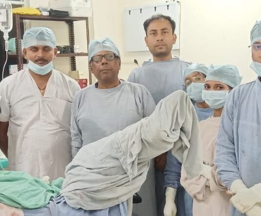 एपेक्स ट्रस्ट हॉस्पिटल में पहली बार सिकुड़ी मूत्रनली की जटिल बीमारी का सफल ऑपरेशन*