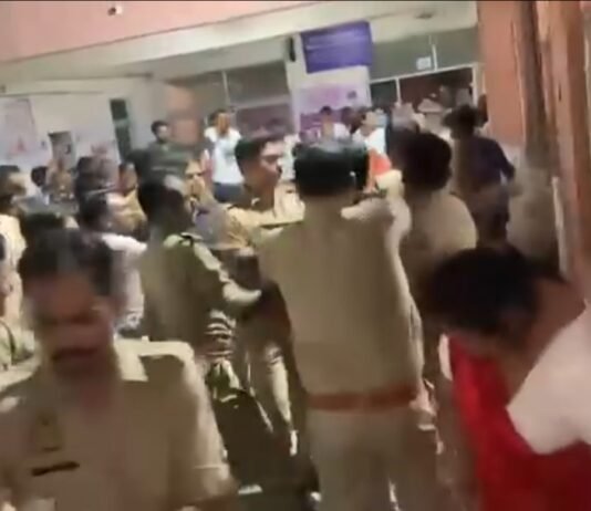 महिला जिला अस्पताल में प्रसूता और नवजात की मौत, परिजनों का हंगामा
