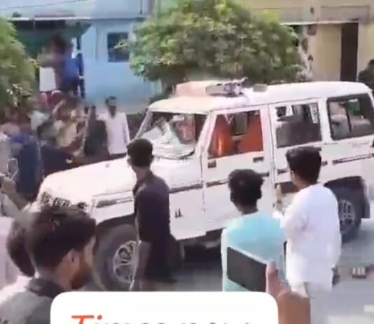अहरौरा में एक करोड़ मुआवजे की मांग को लेकर हंगामा