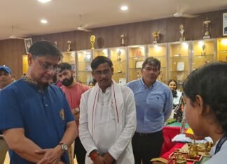 डैफोडिल्स पब्लिक स्कूल में संजीव सान्याल की मौजूदगी में हुई विचार गोष्ठी
