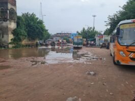 मंडल मुख्यालय के रोडवेज बस स्टेशन की बदहाली पर उठे सवाल