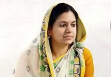 बड़ी खबर: पूर्व मिर्जापुर डीएम दिव्या मित्तल ने IAS से दिया इस्तीफा