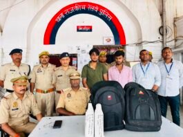 मिर्जापुर रेलवे स्टेशन पर 21 लीटर अंग्रेजी शराब के साथ दो तस्कर गिरफ्तार