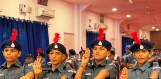 विश्व स्काउट स्कार्फ दिवस पर डैफोडिल्स पब्लिक स्कूल में दीक्षा संस्कार व सम्मान समारोह