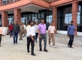 विश्वविद्यालय निर्माण में गुणवत्ता से नहीं होगा कोई समझौता : जिलाधिकारी पवन कुमार गंगवार