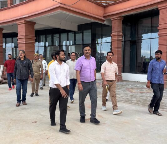 विश्वविद्यालय निर्माण में गुणवत्ता से नहीं होगा कोई समझौता : जिलाधिकारी पवन कुमार गंगवार