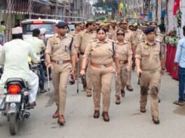 बारावफात और रक्षाबंधन को लेकर मिर्जापुर में हाई अलर्ट, संवेदनशील इलाकों में पुलिस का फ्लैग मार्च