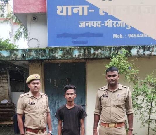 तमंचे के साथ युवक गिरफ्तार, नाबालिग से दुष्कर्म के मामले में आरोपी पकड़ा गया