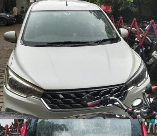 गुटखा थूकने का विरोध करने पर युवक से मारपीट, अर्टिगा सवार दो गिरफ्तार