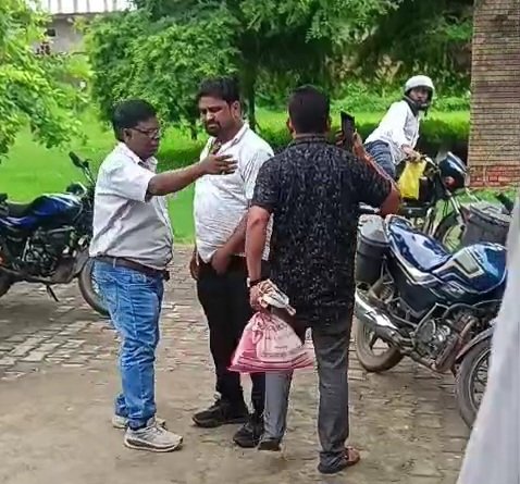 बिजली चेकिंग के दौरान जेई से अभद्रता, जान से मारने व ट्रांसफार्मर उड़ाने की धमकी का आरोप
