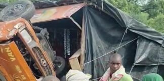 विंध्याचल टोल प्लाजा के पास अनियंत्रित क्रेन दुकान में घुसी, चालक की मौत