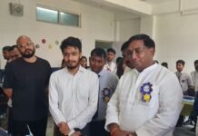 एसएन पब्लिक स्कूल के एजु कार्निवल में दिखी नई पीढ़ी की प्रतिभा, जैन जी-जेन अल्फा से मिले रमाशंकर पटेल