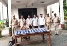 मिर्जापुर में 154 पेट बोतल अवैध अंग्रेजी शराब के साथ चार गिरफ्तार