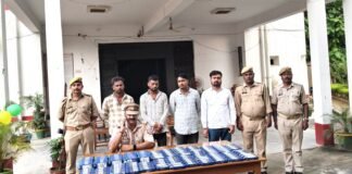 मिर्जापुर में 154 पेट बोतल अवैध अंग्रेजी शराब के साथ चार गिरफ्तार