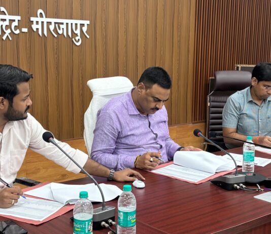 मिर्जापुर में सरप्लस शिक्षकों के स्थानांतरण की प्रक्रिया तेज, 46 शिक्षकों ने दिए विद्यालय विकल्प