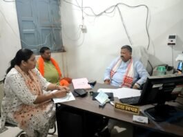 बैंक सभापति डॉ. जगदीश सिंह पटेल ने किया अदलहाट शाखा का आकस्मिक निरीक्षण