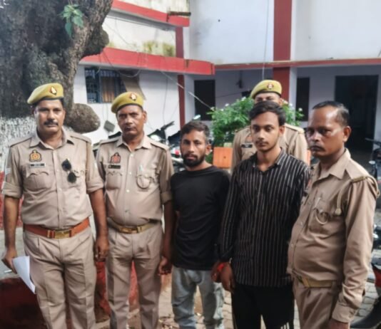 ई-रिक्शा सवार महिला के गले से लॉकेट झपटकर भागे थे, दो गिरफ्तार
