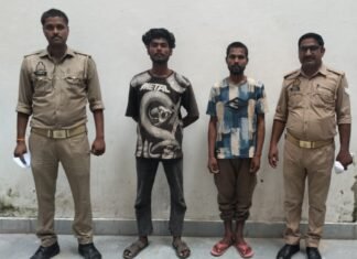 स्नैचिंग के मामले में दो गिरफ्तार, छीना गया मोबाइल बरामद