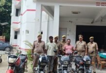 मीरजापुर में 25 हजार का इनामी वाहन चोर साथी समेत गिरफ्तार, चार चोरी की बाइक बरामद