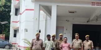 मीरजापुर में 25 हजार का इनामी वाहन चोर साथी समेत गिरफ्तार, चार चोरी की बाइक बरामद
