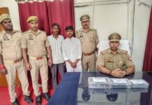 मिर्जापुर में मोबाइल छिनैती करने वाले दो आरोपी गिरफ्तार, चार मोबाइल और तमंचा बरामद