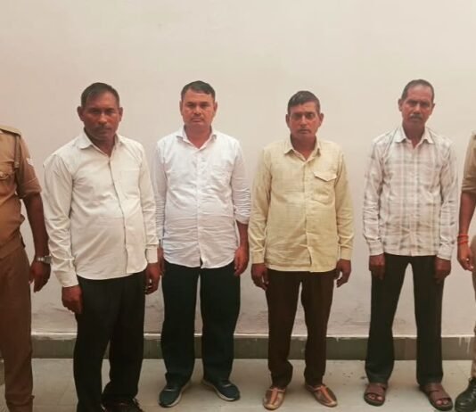 धर्म परिवर्तन के आरोप में चार गिरफ्तार
