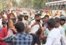 मिर्जापुर में एक्सीडेंट के बाद आक्रोशित भीड़ ने कार चालक को पीटा