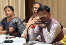 मिर्जापुर में मुख्यमंत्री के दौरे की तैयारियों को लेकर प्रभारी मंत्री ने की समीक्षा, दिए सख्त निर्देश