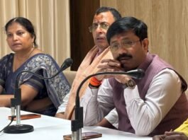 मिर्जापुर में मुख्यमंत्री के दौरे की तैयारियों को लेकर प्रभारी मंत्री ने की समीक्षा, दिए सख्त निर्देश