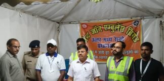 नवरात्रि मेले की व्यवस्थाओं का जायजा लेने विंध्याचल स्टेशन पहुंचे अपर मंडल रेल प्रबंधक