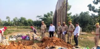 हलिया पुलिस ने 193 मुकदमों में बरामद 2438 लीटर अवैध शराब कराई नष्ट