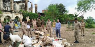 मीरजापुर में 128 मुकदमों से संबंधित 1745 लीटर अवैध शराब नष्ट