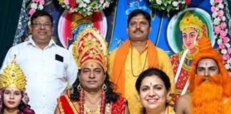 सांस्कृतिक आयोजनों में लगातार पहुंच रहीं पूर्व IAS दिव्या मित्तल, रामलीला मंचों पर हो रहा स्वागत