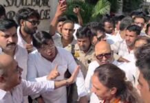 लखनऊ: कांग्रेस प्रदेश कार्यालय में हंगामा, अजय राय धरने पर बैठे