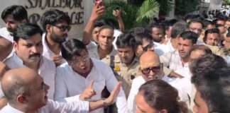 लखनऊ: कांग्रेस प्रदेश कार्यालय में हंगामा, अजय राय धरने पर बैठे